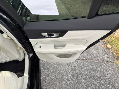 2022 Volvo S60 B5 Momentum