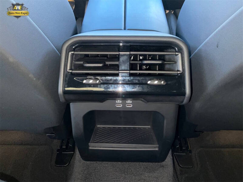 2025 BMW 5 Series 530i