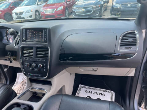 2016 Dodge Grand Caravan SXT Plus