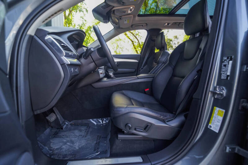 2018 Volvo XC90 T5 Momentum 7-Passenger