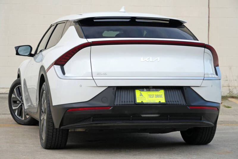2024 Kia EV6 Light