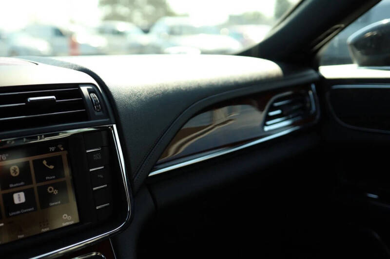 2019 Lincoln Continental Select