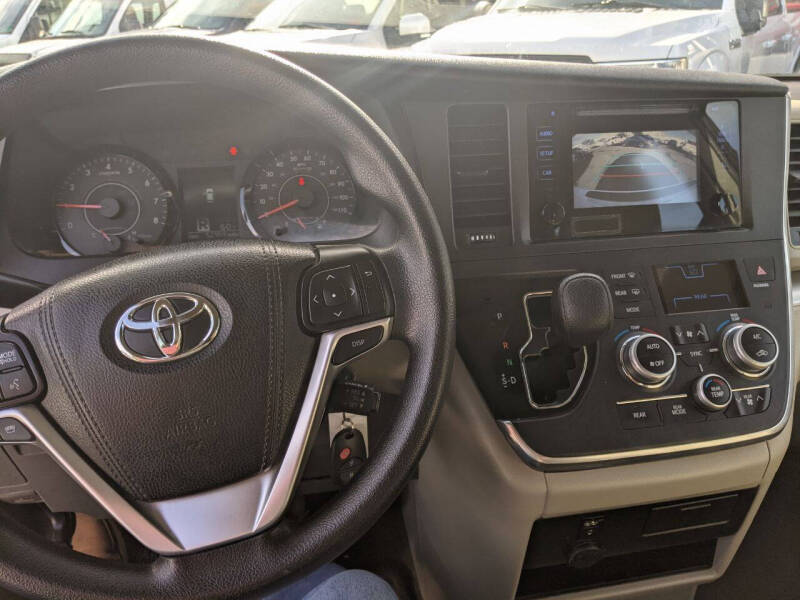2017 Toyota Sienna L 7-Passenger