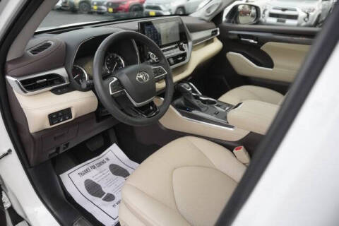 2022 Toyota Highlander Platinum