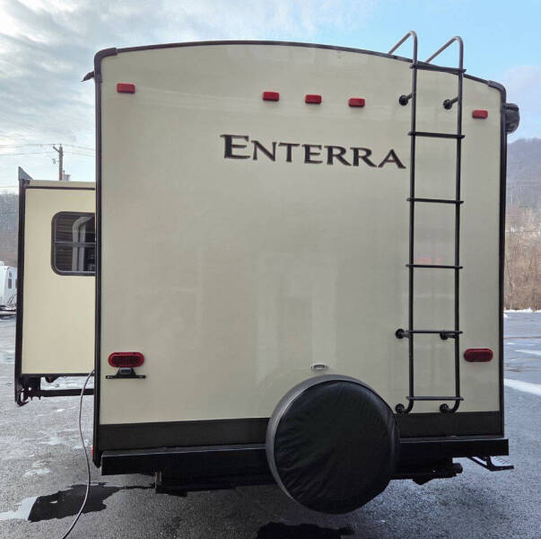 2015 Cruiser RV Enterra
