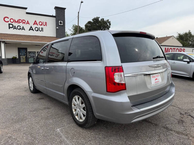 2014 Chrysler Town and Country Touring