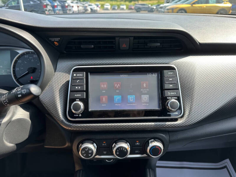 2019 Nissan Kicks S