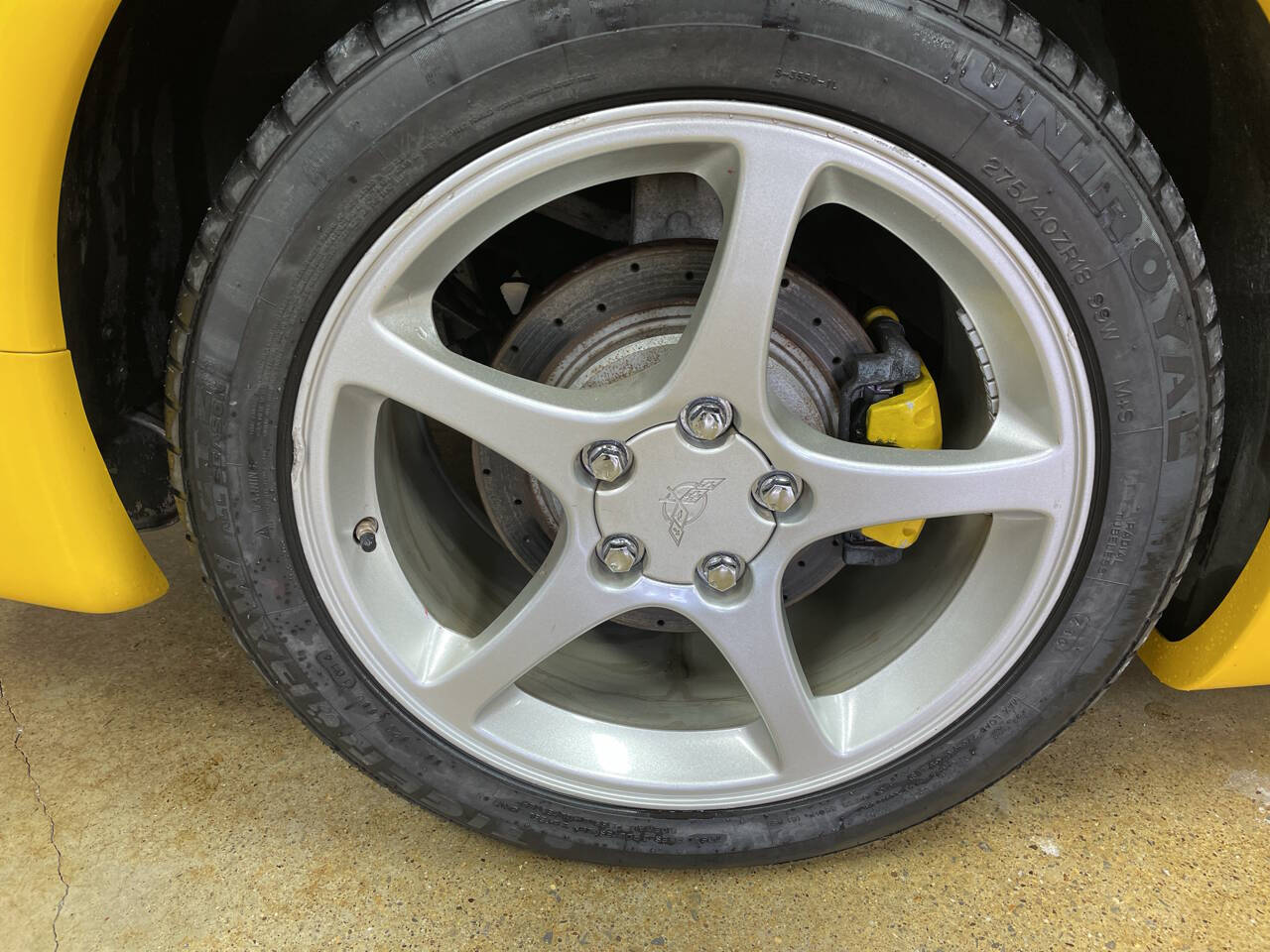 2004 Chevrolet Corvette 28