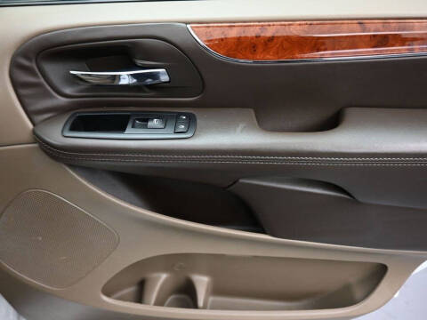 2014 Chrysler Town and Country Touring