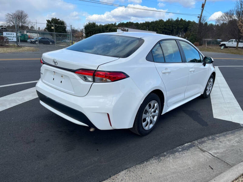 2021 Toyota Corolla LE photo 6