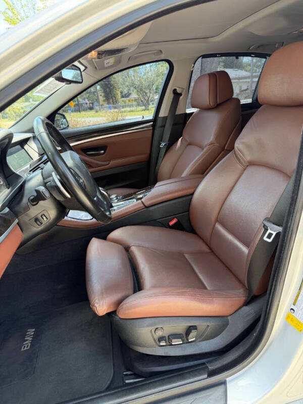 2011 BMW 5 Series 528i
