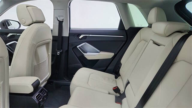 2024 Audi Q3 quattro S line Prem Plus 45 TFSI