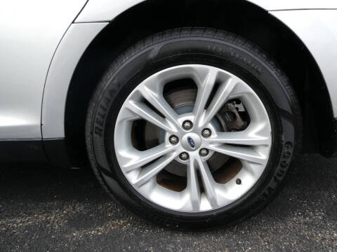 2017 Ford Taurus SE