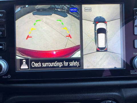 2022 Nissan Kicks SR