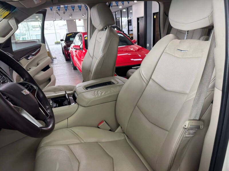 2015 Cadillac Escalade Luxury