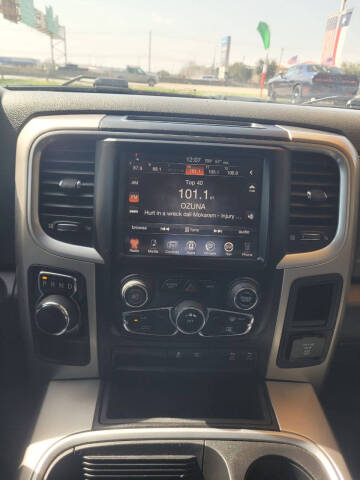 2016 RAM 1500 SLT
