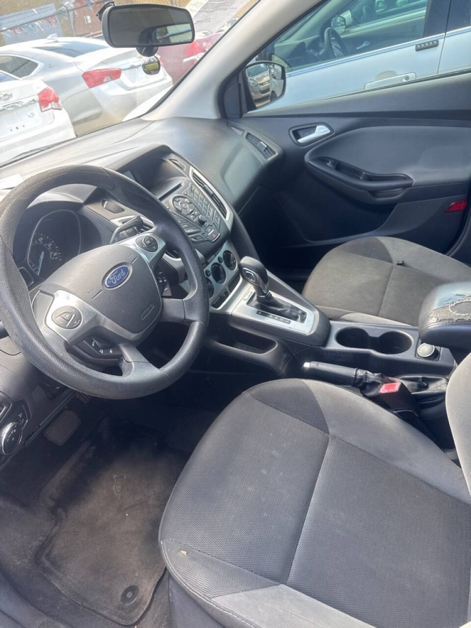 Black 2013 Ford Focus SE SE 4dr Sedan 2