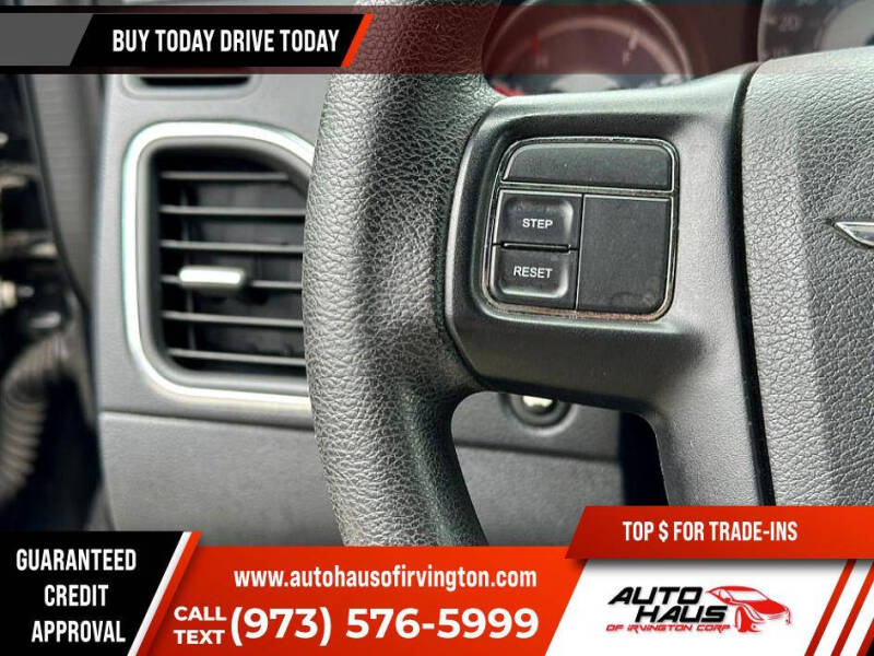 2012 Chrysler 200 LX