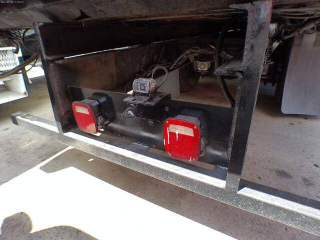 2017 Freightliner M2 106