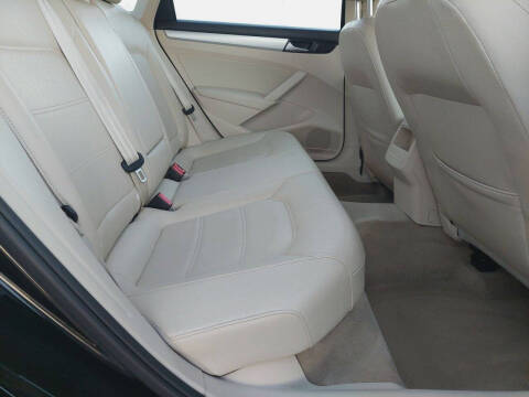 2012 Volkswagen Passat SE PZEV