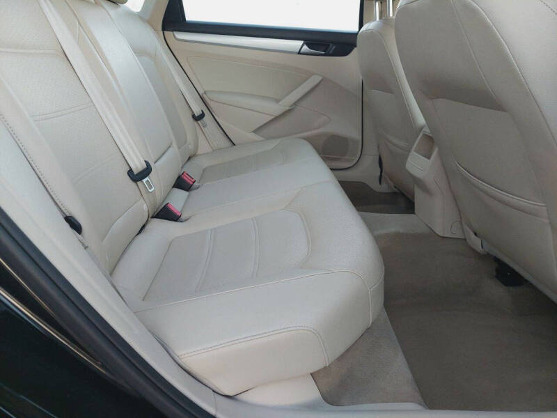 2012 Volkswagen Passat SE PZEV