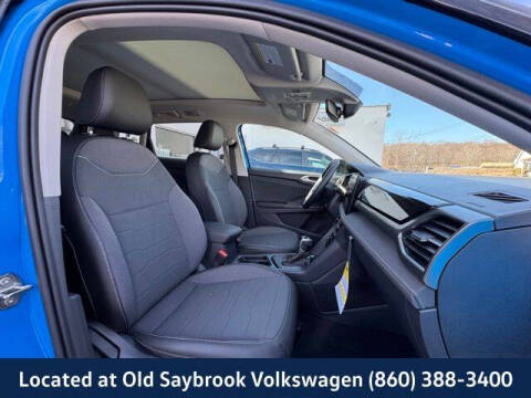 2025 Volkswagen Taos SE Black