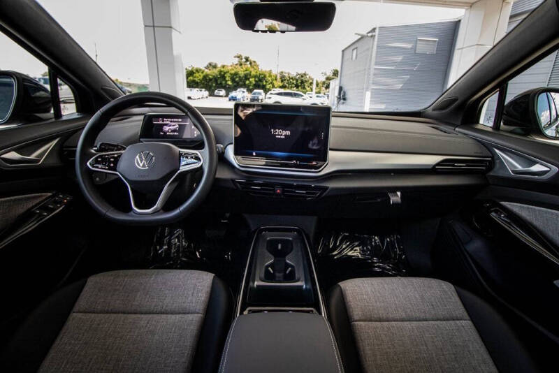 2025 Volkswagen ID.4 Pro