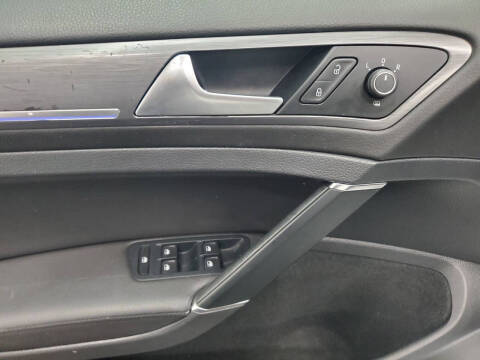 2017 Volkswagen e-Golf SEL Premium