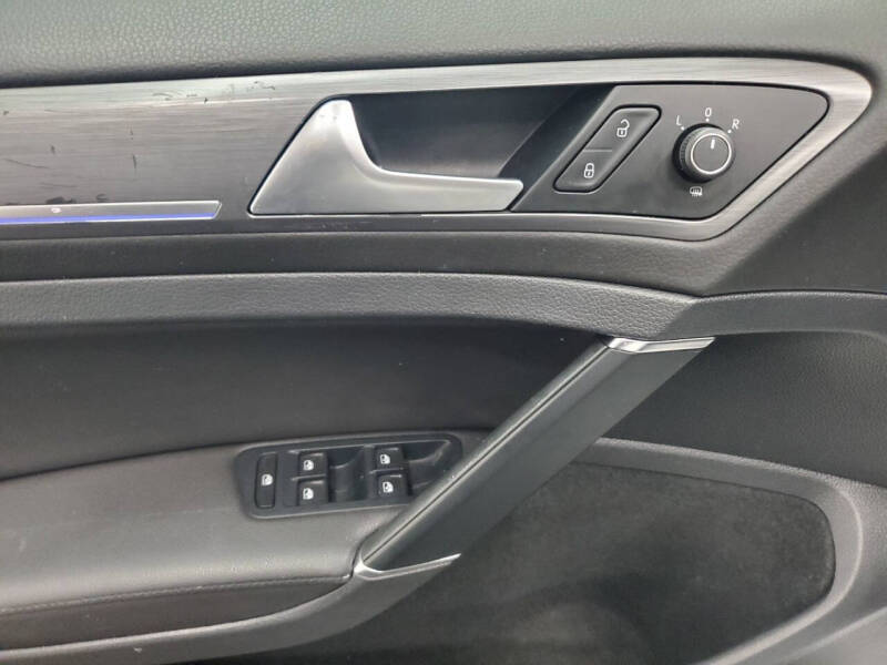 2017 Volkswagen e-Golf SEL Premium