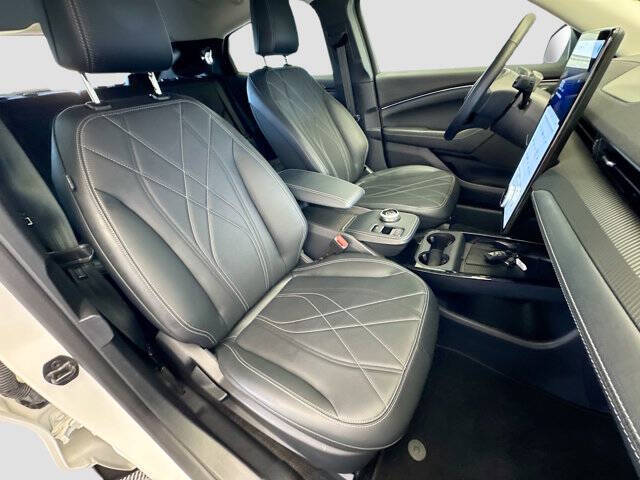 2024 Ford Mustang Mach-E Select