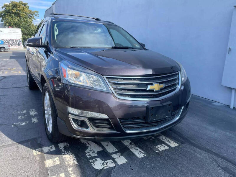 2015 Chevrolet Traverse 1LT photo 4