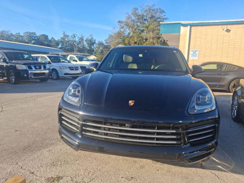 2019 Porsche Cayenne Base photo 2