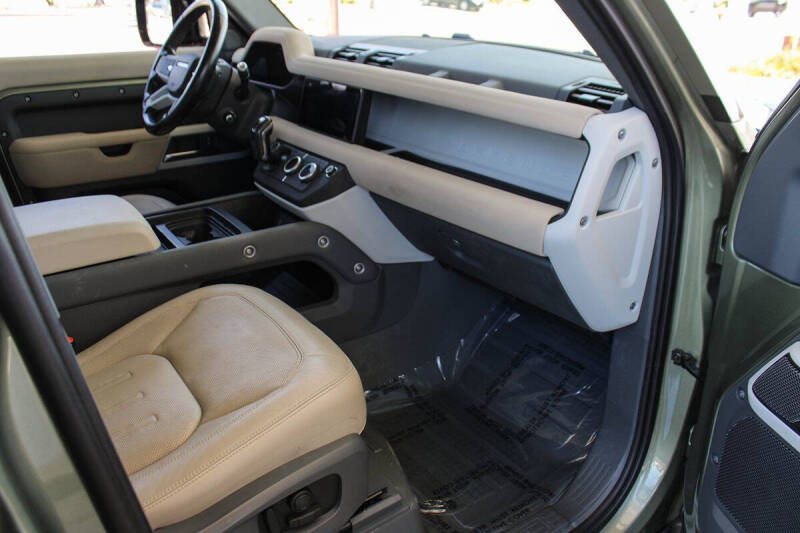 2021 Land Rover Defender 110 SE