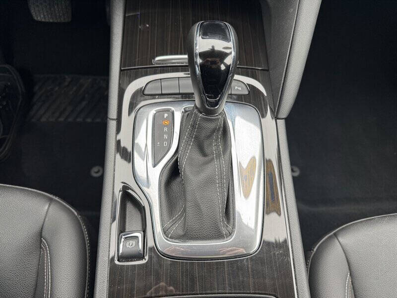 2018 Buick Regal TourX Essence