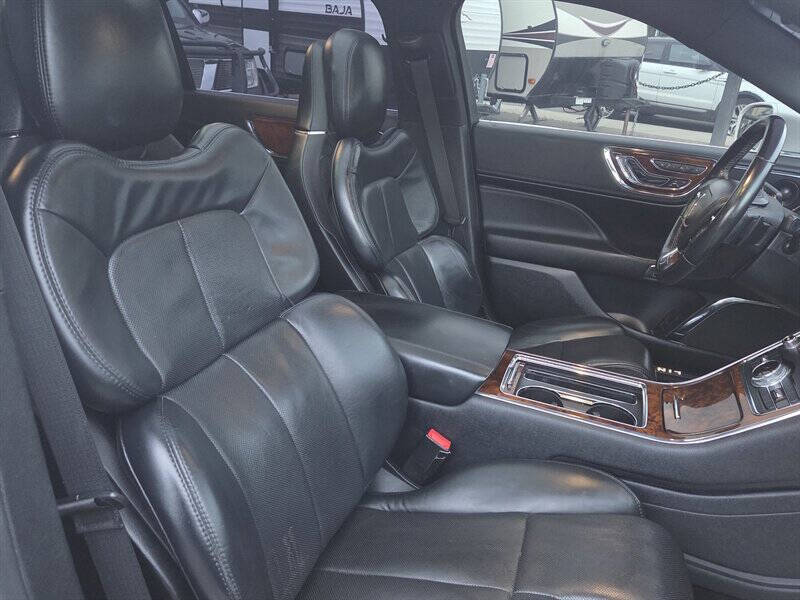 2019 Lincoln Continental Select