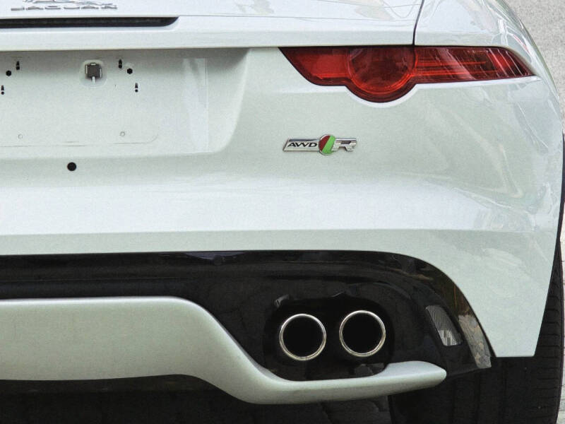 2016 Jaguar F-TYPE R