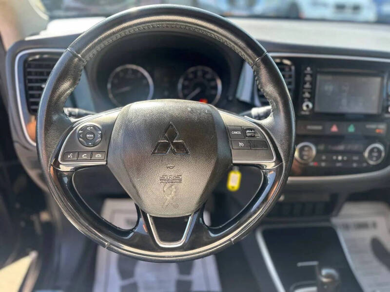 2017 Mitsubishi Outlander ES