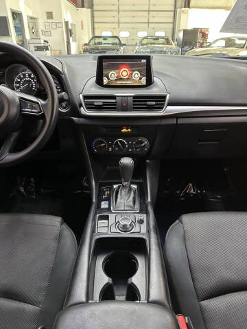 2017 Mazda MAZDA3 Sport