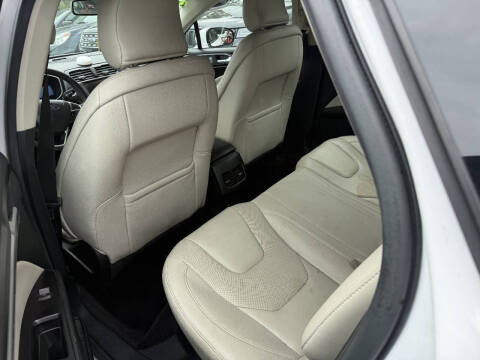 2017 Ford Fusion Platinum