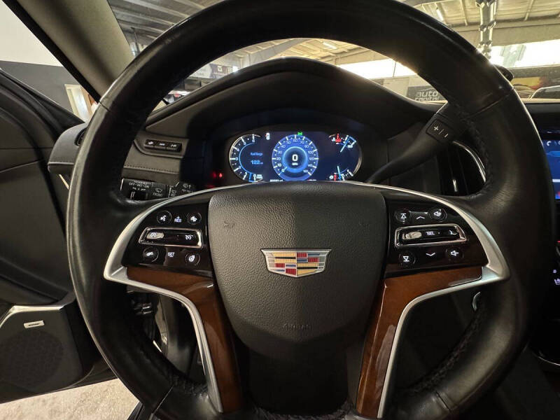 2017 Cadillac Escalade Luxury