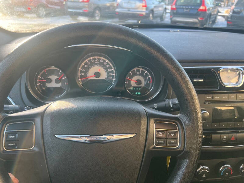 2013 Chrysler 200 LX