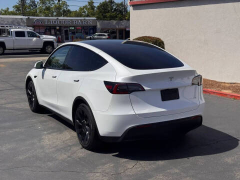 2024 Tesla Model Y Long Range