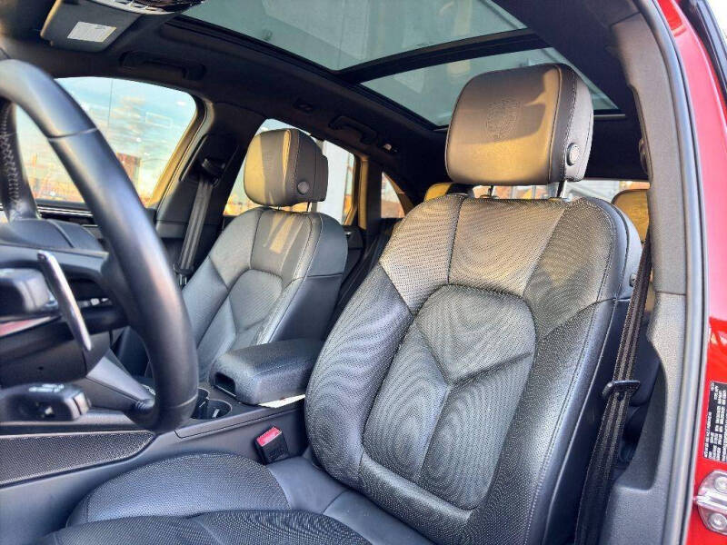 2023 Porsche Macan T