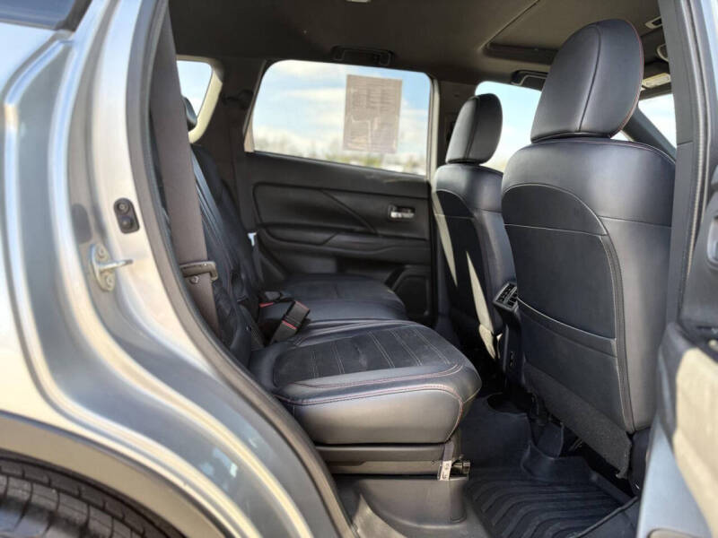 2020 Mitsubishi Outlander SE