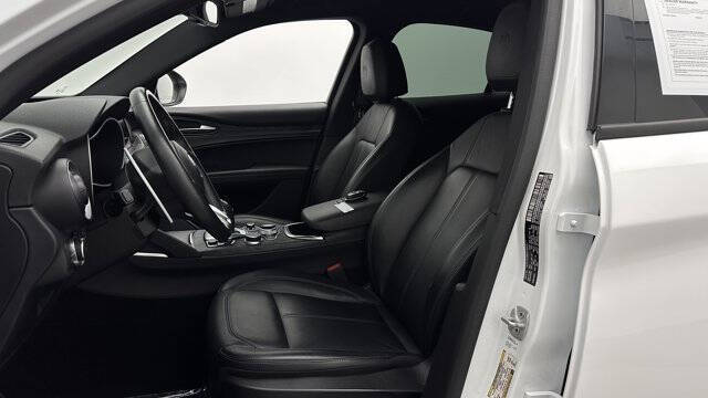 2023 Alfa Romeo Stelvio Sprint