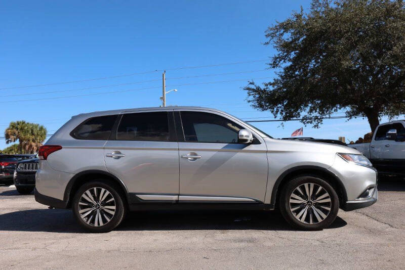 2019 Mitsubishi Outlander SE