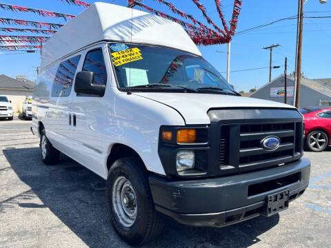 2009 Ford E-Series for sale at Tristar Motors in Bell CA