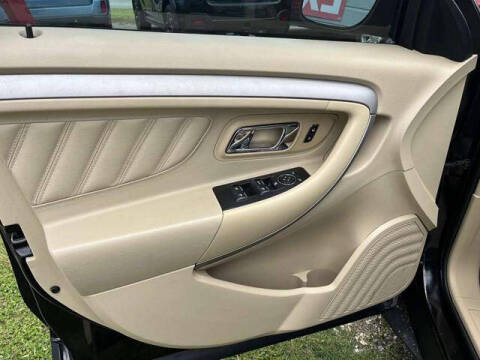 2016 Ford Taurus SE