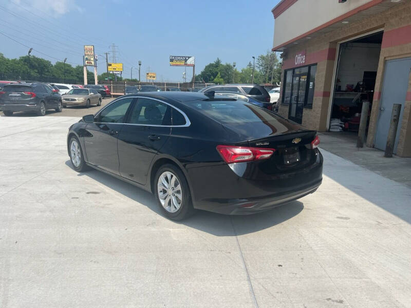 Used 2020 Chevrolet Malibu 1LT with VIN 1G1ZD5ST8LF065513 for sale in Detroit, MI