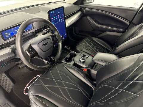 2022 Ford Mustang Mach-E Select